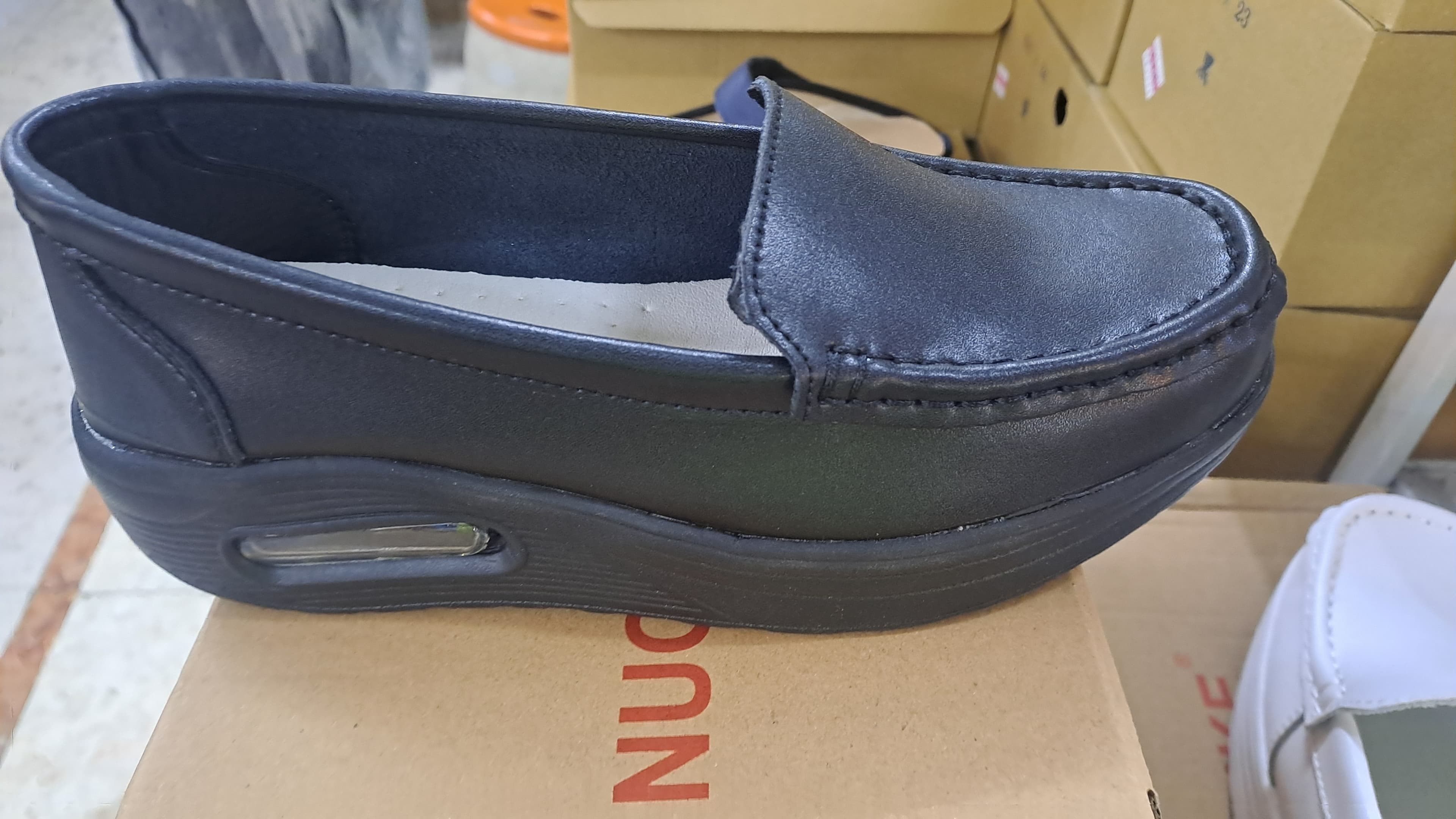 氣墊真皮休閒護理鞋 5