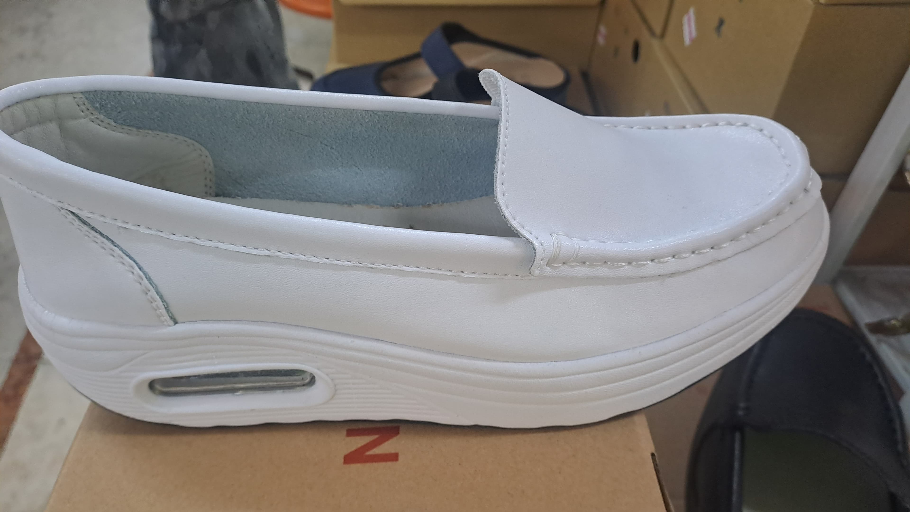 氣墊真皮休閒護理鞋 3